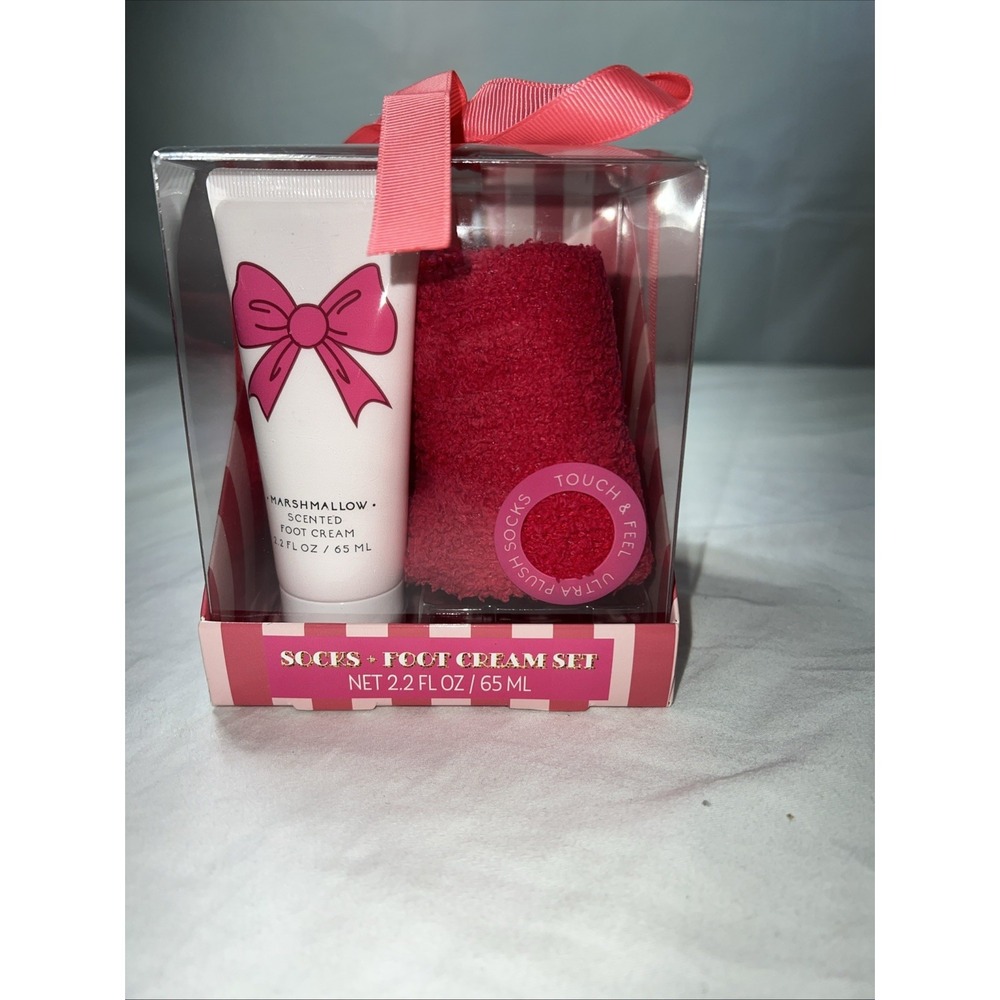 Cozy Sock with Lotion Set Marshmallow - Red Sock With Lotion